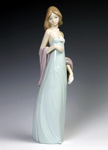 生産完了商品 【Lladro】リヤドロ 少女 05487 ※ほぼ美品 花弁の欠け 