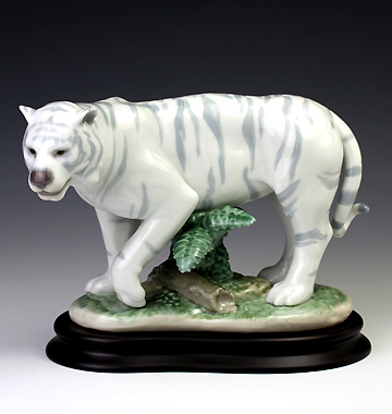 h@\xE\x THE TIGER itj No. 8465